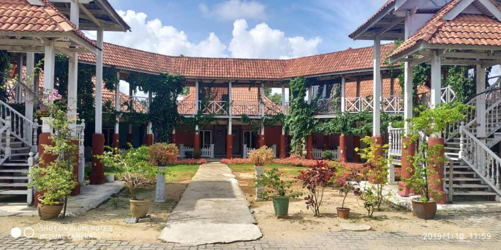 Iz Village Kampung Kuala Besut Екстериор снимка