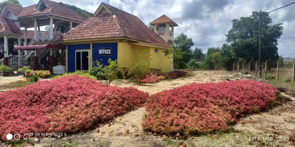 Iz Village Kampung Kuala Besut Екстериор снимка